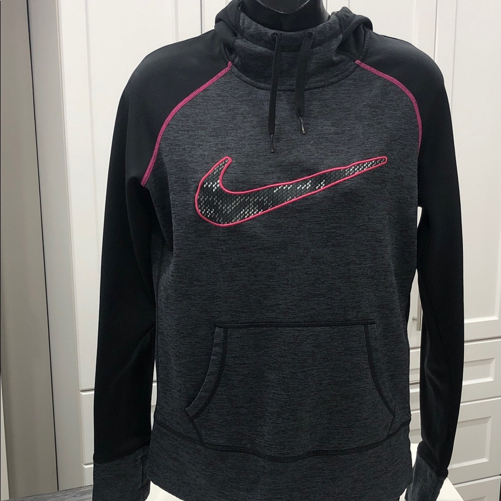 Nike Women’s Therma-Fit Hoodie – Size Small 🖤💗🩶